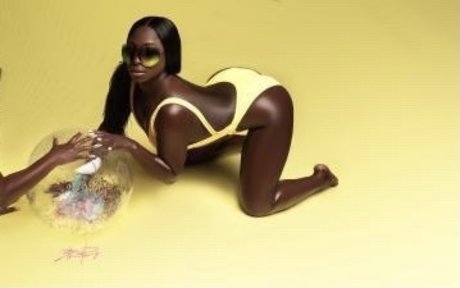 Dark Chile model pornographic pictures