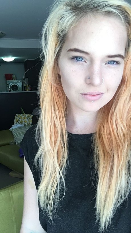 Alia May sexy model image