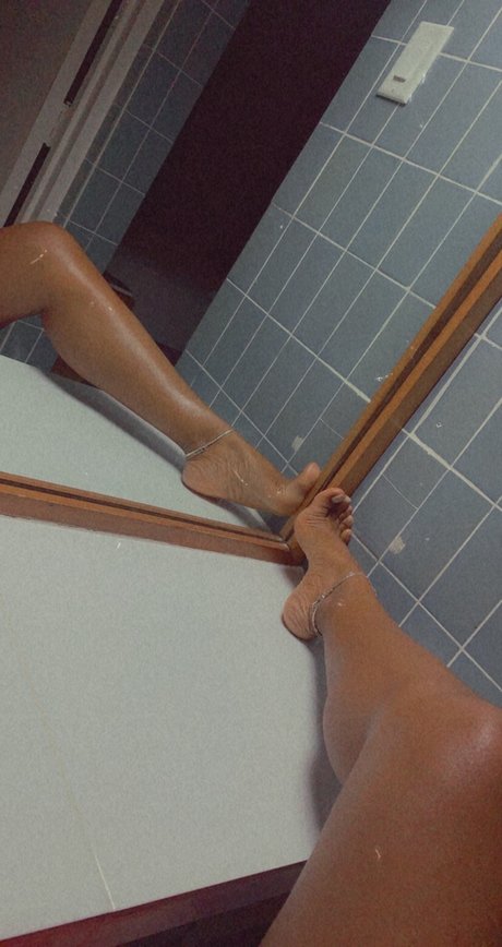 Asabi s Feet exclusive model pics