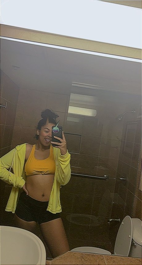 Tae_ nudes model picture