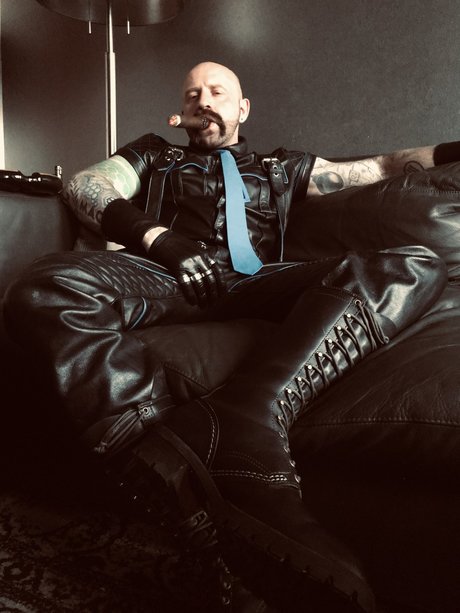 Aleks Buldocek xxx pornstar photos