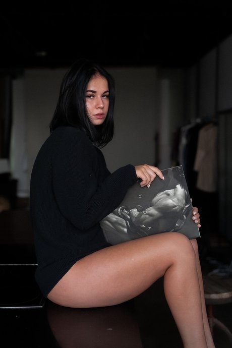 Olivia Butt model xxx images