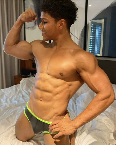 Oli Ferro model xxx archive