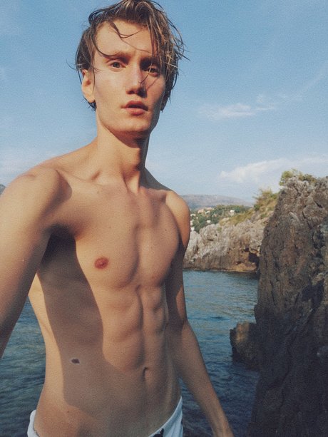 Olick nudes actress img