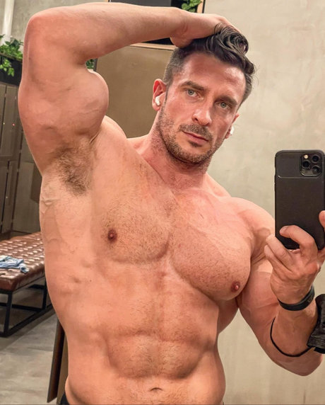 Alessandrobuilder hot pornstar gallery