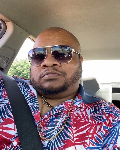 OUTTACONTROLKING porn model galleries