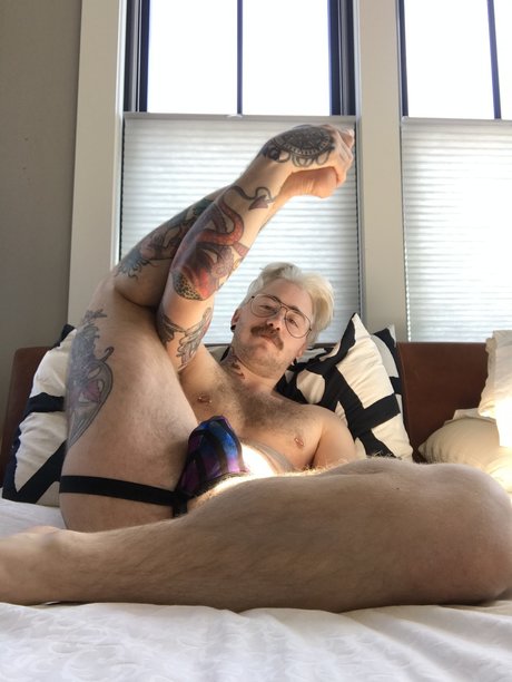 OtterAlex pornstar sexy pics