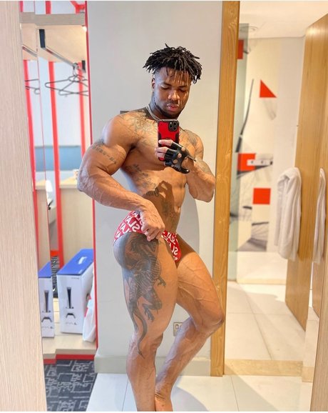 Ostine brown exclusive star photos