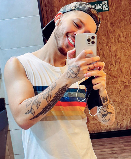 Renato Santana high quality pornstar photos