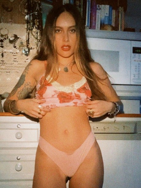 Opaljean sex model gallery