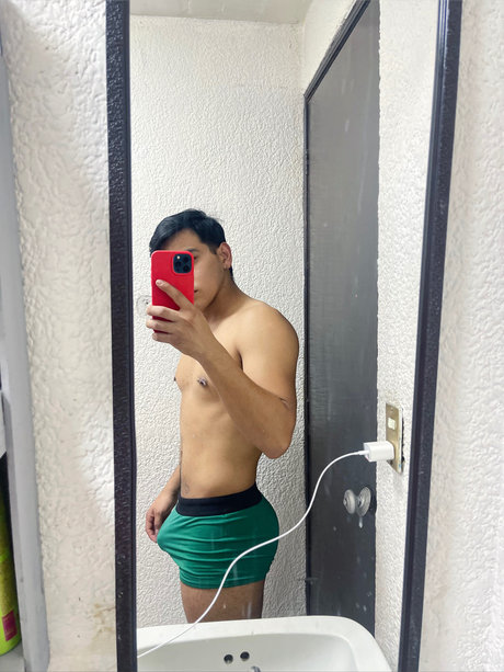 _Alejo Nando_ nudes model image