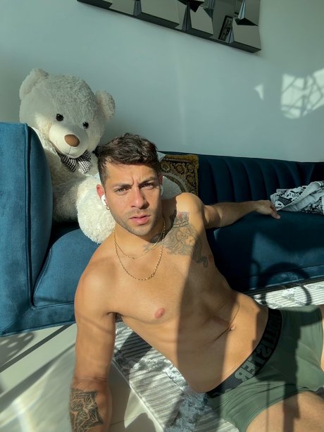 Luiisge best model picture