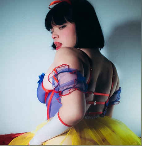 PaviPink top model pic