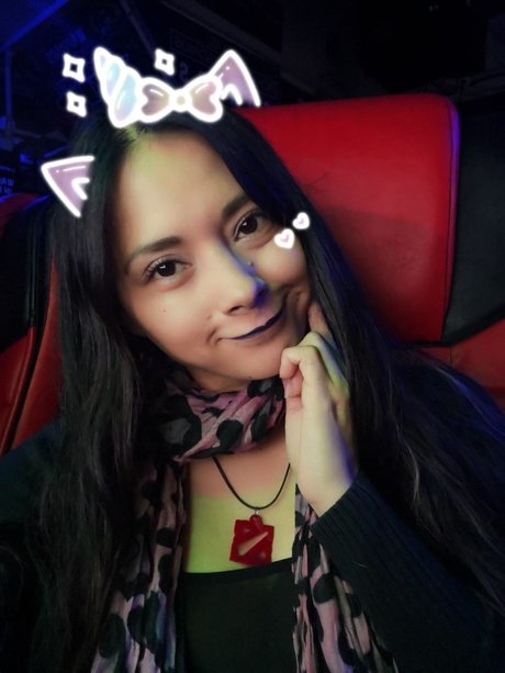 Paloma Black star top photo