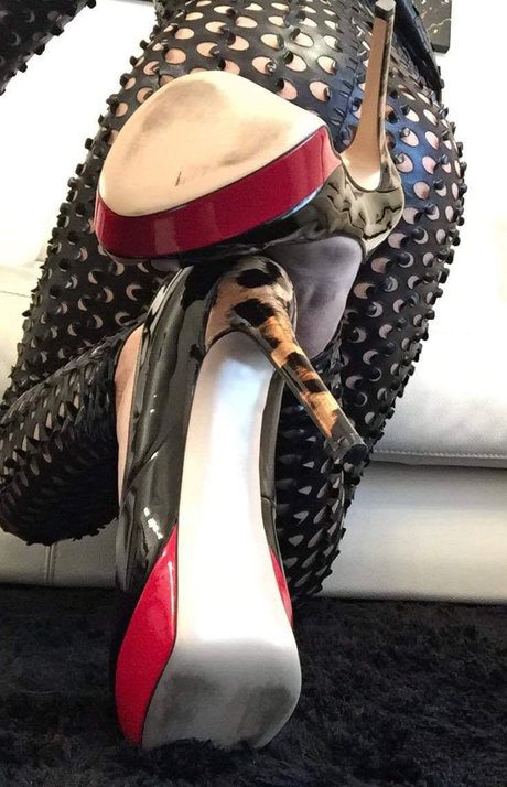 Goddess Penelope trans domina hot star image