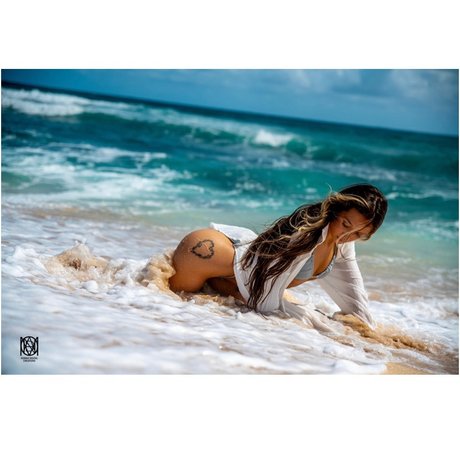 Cutie with a booty_ model free img