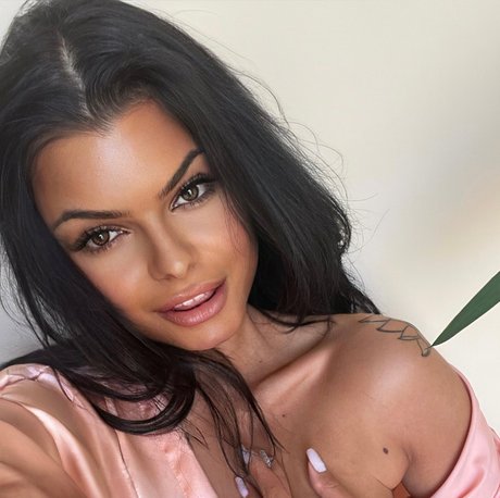 Saraj_ star pretty pictures