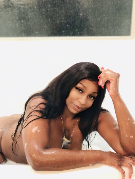 Peaches NCre4m porn star images