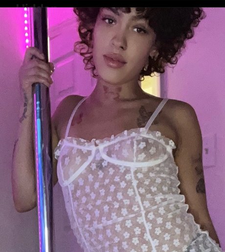 Pretty Red free model pic