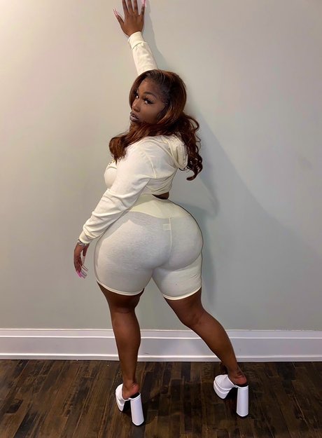 ChunLing model porn galleries