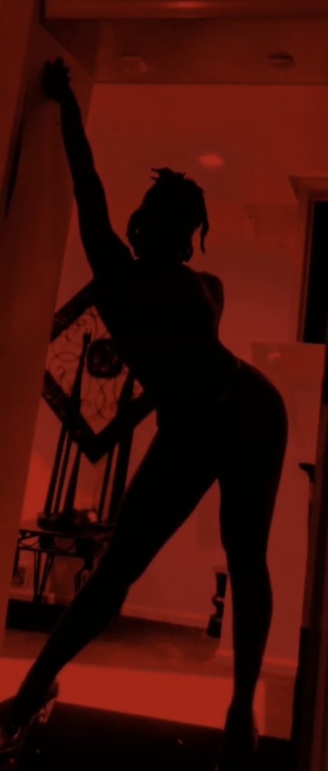 Phoenix Flame model pretty pics