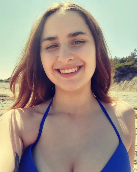 Petite Demon nice model photo