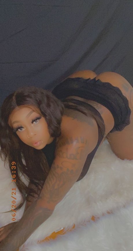 Dark N Lovely Savage model photo