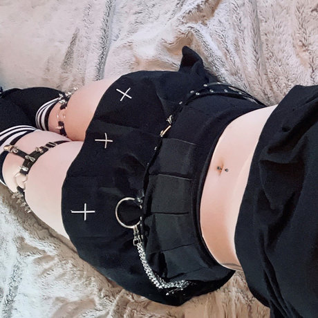 Pixie Riot pornstar pic