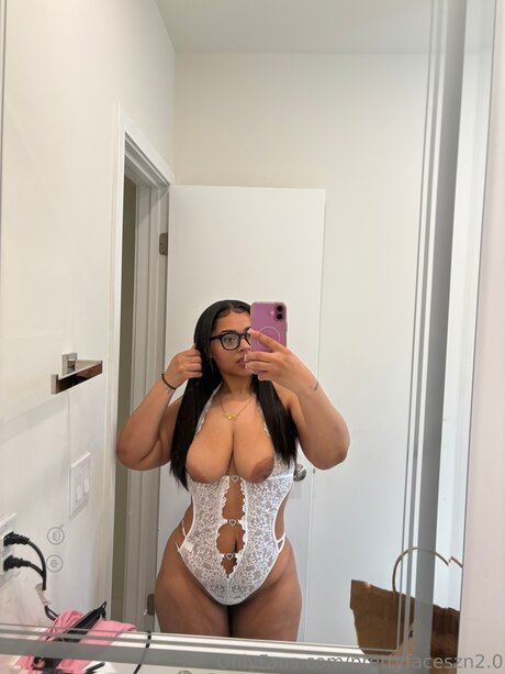 PrettyFaceSzn Naomi Nash sexy actress archive