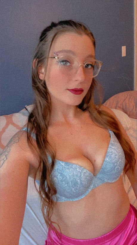 ForbiddenFruit_ star nude photo