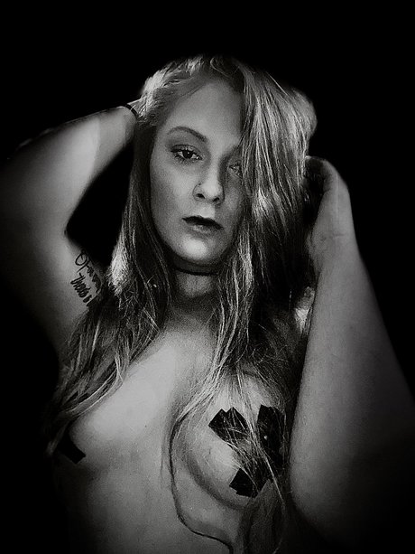 Christina Brooker model pornographic photos