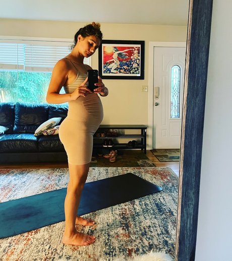 Dani Black model pretty img