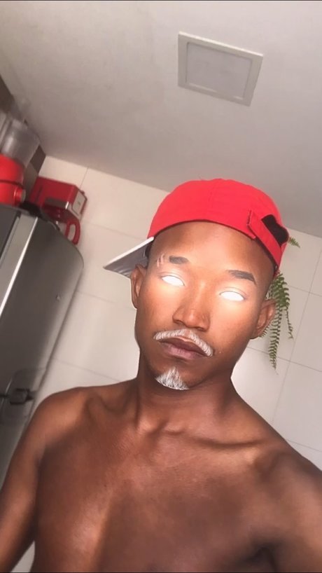 Preto ousado_ xxx model pic