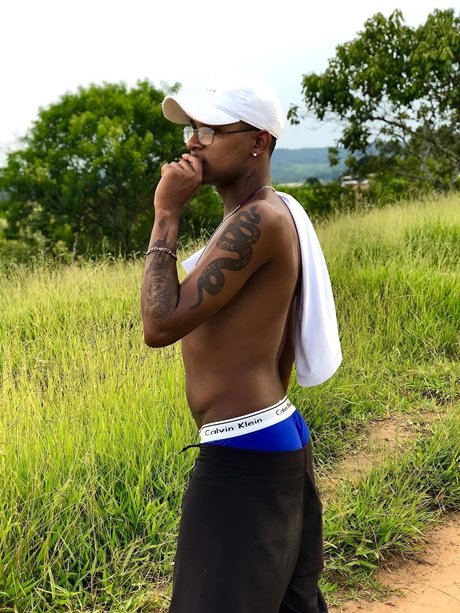 Pretinho xx_ nudes pornstar img