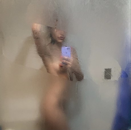 pouty girl_ top model pics