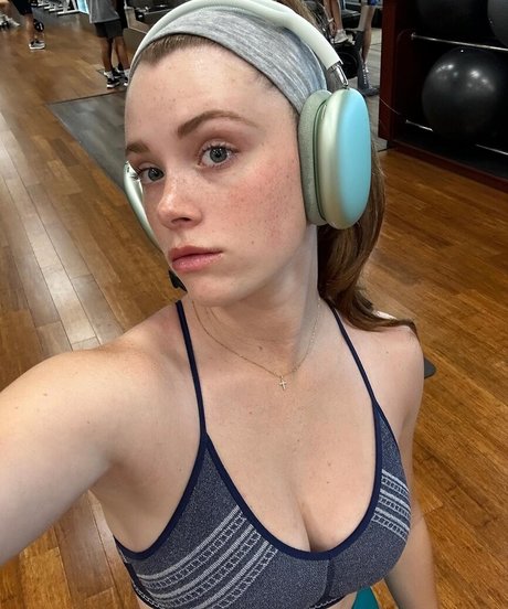 Violet Brinson free model img