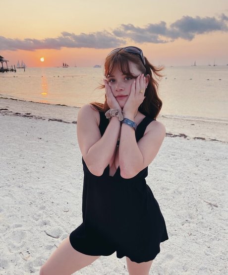 Violet Brinson model exclusive pics