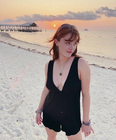 Violet Brinson star high quality picture