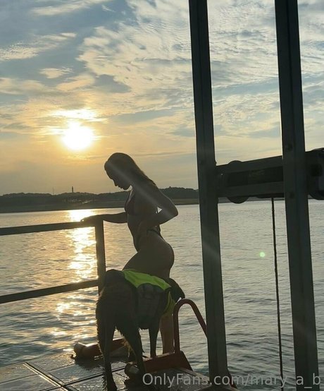 mary a b exclusive star pics