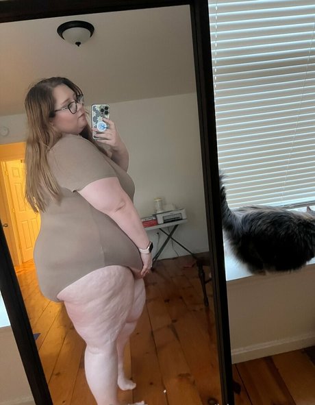 bbwqueeeen free actress picture