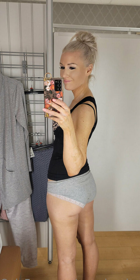 americanhousewife pornographic actress pic