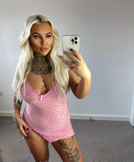 inkedblondieeee best actress pic