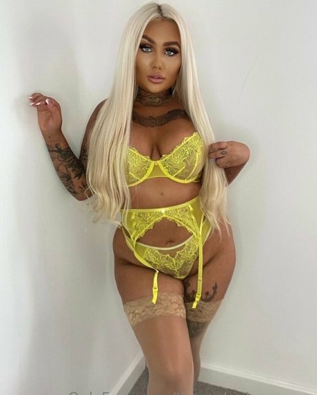inkedblondieeee nude pornstar image