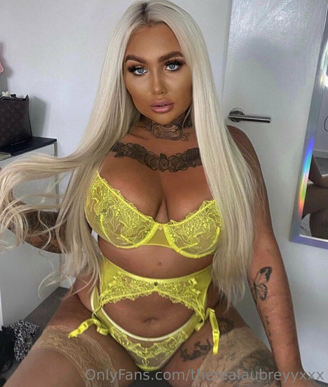 inkedblondieeee best star pic