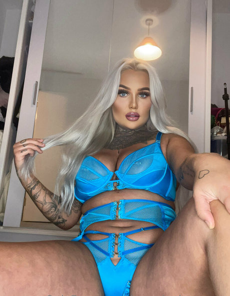 inkedblondieeee model hd img