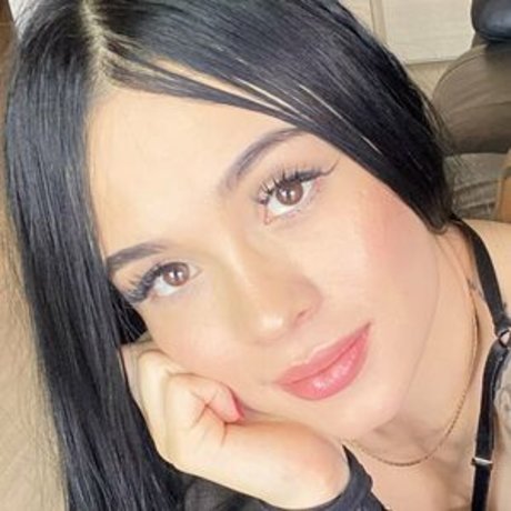 andreaa11g model perfect image