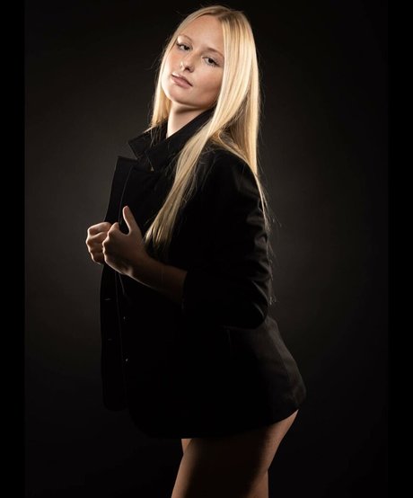 Anya Marie nudes model photo