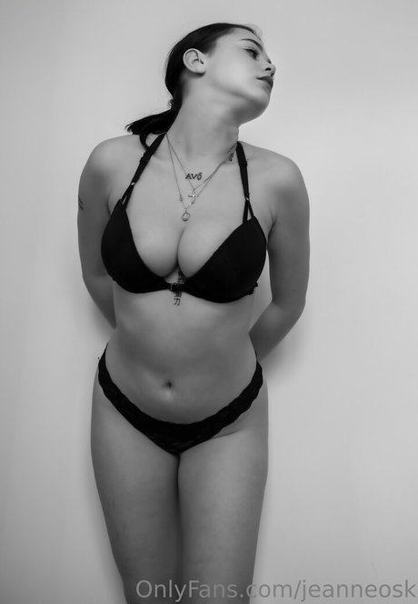 jeanneosk star hot pics