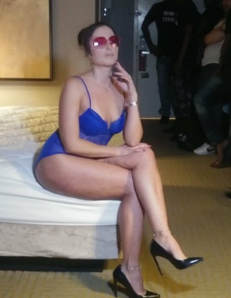 adreenawinters Profile pic