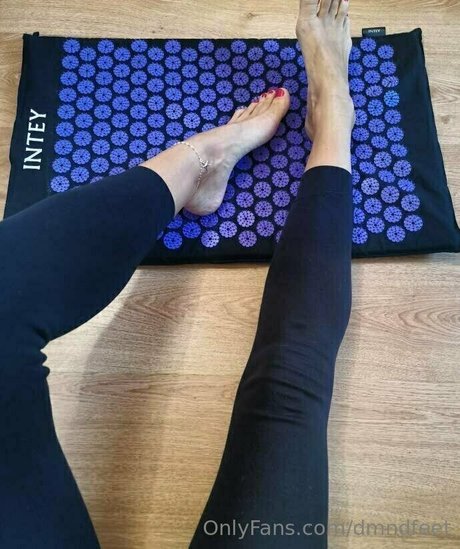 dmndfeet model nudes pics